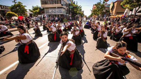 Realizan desfile cívico militar por el CXII Aniversario de la Revolución Mexicana en Culiacán