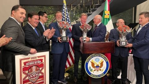 México y EE.UU. celebran bicentenario de relaciones diplomáticas con partido de la NFL en el Estadio Azteca