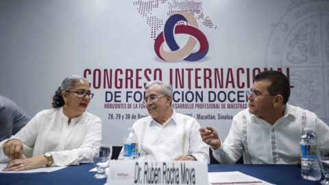 Clausuran en Mazatlán Congreso Internacional de Formación Docente