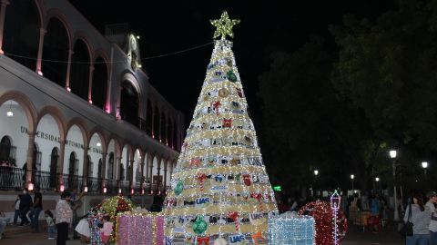 Encienden el árbol de navidad en las cuatro unidades regionales de la UAS y realizan festival