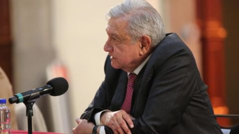 AMLO lamenta fallecimiento del gobernador de Puebla, Miguel Barbosa