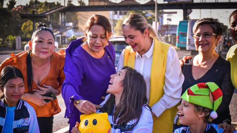 Inicia el Alcalde de Mazatlán y la Presidenta del DIF boteo “Teletón 2022”