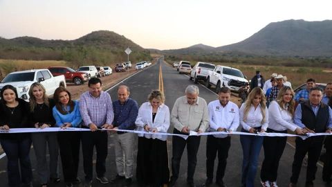 Rocha inaugura la carretera Batequitas-La Higuerita en Badiraguato