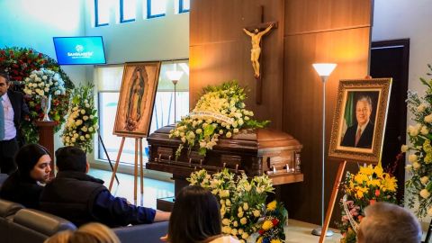 Acude el Gobernador Rocha a funerales del ex mandatario Jesús Aguilar Padilla