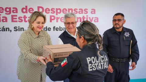 Eneyda Rocha cumple compromiso entrega apoyo alimentario a policías estatales