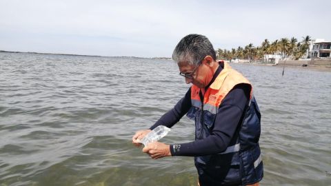 Coepriss realiza monitoreo de agua de distintas playas previo al periodo vacacional
