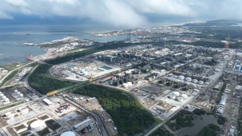 Anunció AMLO que en julio la refinería Dos Bocas iniciará producción de gasolinas