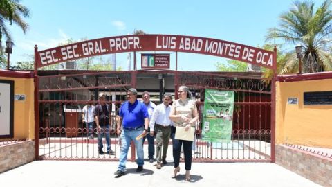 Entregan apoyos de La Escuela Es Nuestra a planteles del municipio de Sinaloa