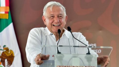 Presidente felicita a papás de México en su día