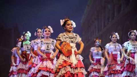 Ofrecen colorido festival talleres de danza folclórica infantil y juvenil del ISIC