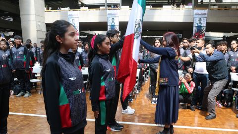 Abanderan a 175 atletas mexicanos rumbo a Juegos Mundiales Escolares 2023