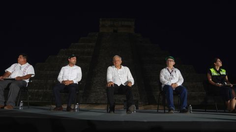 López Obrador visita Chichén Itzá en Yucatán