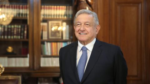 López Obrador presentó su canal de WhatsApp donde informará sobre sus actividades