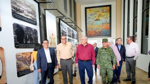 Visitan la exposición fotográfica de la historia del Heroico Colegio Militar en Congreso del Estado