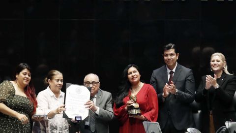 Entrega Senado Reconocimiento "Dr. Jesús Kumate Rodríguez" al médico sinaloense Alejandro Llausas Vargas