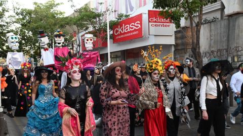 Realizó la UAS el Desfile de Día de Muertos: Calaveras, Catrines y Alebrijes