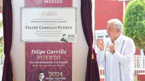 López Obrador rinde homenaje a Felipe Carrillo Puerto en Yucatán