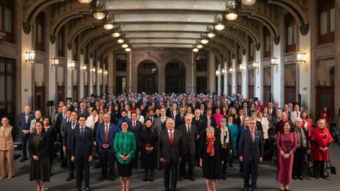 El presidente recibió en Palacio Nacional a embajadores y cónsules que representan a México