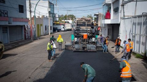 Se realizan en Culiacán trabajos de reencarpetado en la avenida Nicolás Bravo