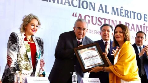 Entregan Galardón "Agustina Ramírez" 2024 a la maestra rural Marisol Lizárraga
